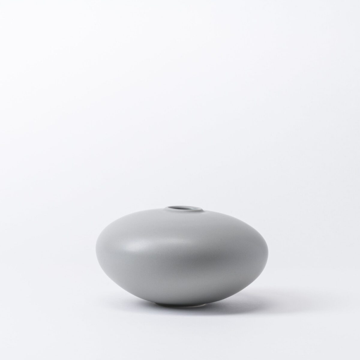 Small Misty Grey Pebble Disc Vase